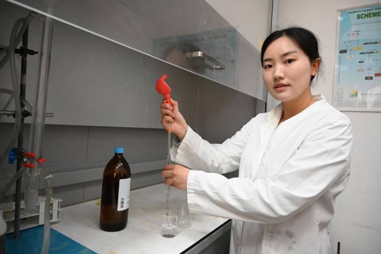 Студентица из Јужне Кореје на размјени на СП Хемија